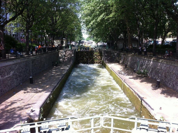 <b>The space</b><br />Duplex located on the 5th and 6th floors (with lift) of a  Paris, France Heart of Paris Charming 2 bedrooms Entire rental unit vacation rental 146926