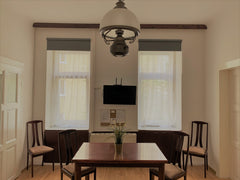 Das Apartment hat eine Etage für sich. Das zwei Zimmer Apartment in ruhiger Inne  Apartment Wien Nahe Naschmarkt, Oper, Hauptbahnhof Entire rental unit vacation rental 40244593