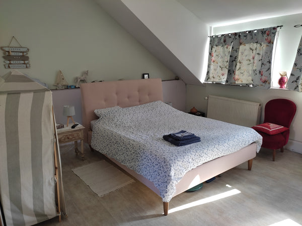 Chouette studio équipé et bien situé. Au dernier étage d'une maison familiale.<b Auderghem, Belgium Studio au dernier étage d'une maison familiale Entire home vacation rental 646476574465250939