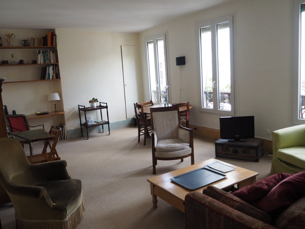 Appartement lumineux au 3ème étage, composé d'un grand salon de 25m2 avec canapé Paris, France Charmant 53 m2 proche Tour Eiffel Entire rental unit vacation rental 6911137