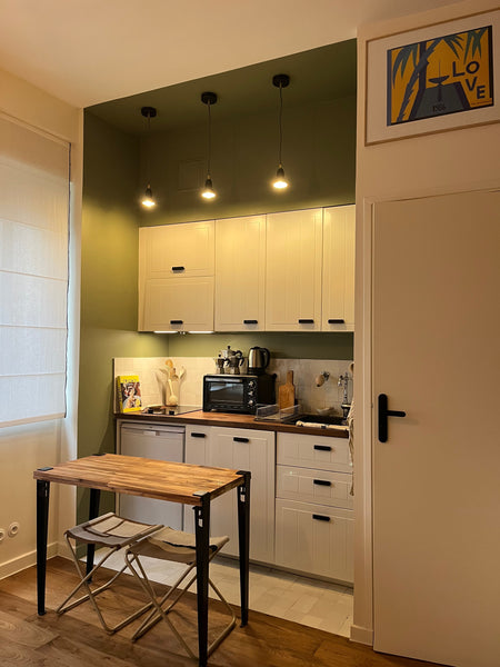 Charmant studio de 18m2 refait à neuf par une architecte en 2022 afin d'optimise Paris, France Studio équipé proche Montmartre Entire condo vacation rental 15216293