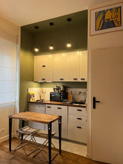 Charmant studio de 18m2 refait à neuf par une architecte en 2022 afin d'optimise Paris, France Studio équipé proche Montmartre Entire condo vacation rental 15216293