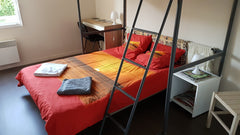 Dans une petite résidence de standing, à 150m d'un arrêt de tram  ( Bordeaux Mét Mérignac, France Chambre 12m² proche TRAM et CHU PELLEGRIN Private room in rental unit vacation rental 17019181