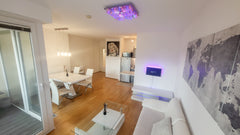 Fully renovated, spacious and bright Apartment with the best location (Wien Haup Vienna, Austria Big Modern Apartment with Balcony near City Center Entire rental unit vacation rental 667956332427429343