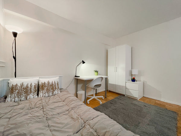 This elegant and classic New York loft is centrally located in one of Manhattan' New York, NY Condo in New York · ★4.38 · 1 bedroom · 1.5 shared baths Private room in condo vacation rental 48791319