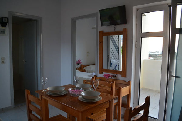 The building is composed by 8 apartments, 2 of them have a king size bed.Located Taviano, Italy Asteri apartments 7 Entire condo vacation rental 20190248