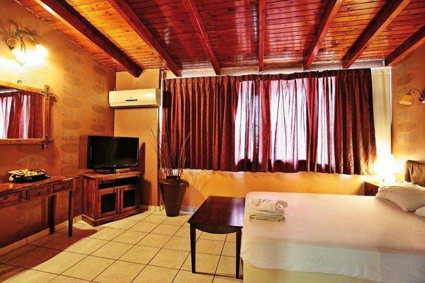 Room Size 38 m² <br />2 twin beds  and 1 full bed  <br />Spacious and comfortabl GR Spacious and comfortably Suite in Athens Room in hotel vacation rental 30806811