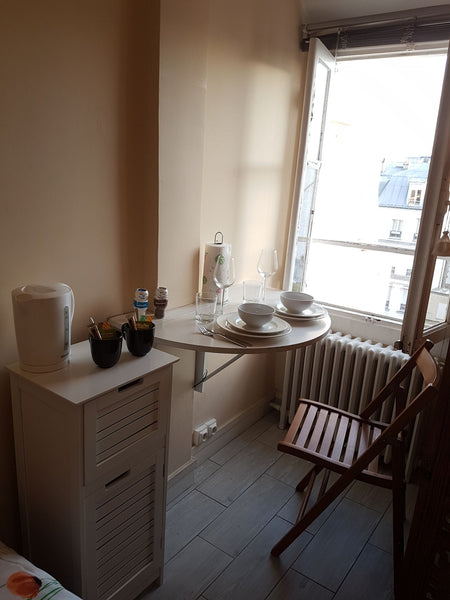 Small but cozy studio few meters away from famous Trocadéro place and Eiffel tow  Studio a deux pas de la Tour Eiffel& du Trocadéro. Private room in rental unit vacation rental 20588960