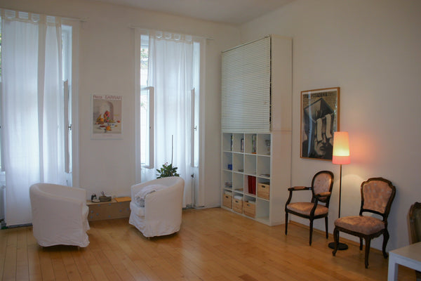 This classic high-ceiling European apartment sleeps two or three people. Its des Vienna, Austria Awesome Apt. in heart of Vienna Entire rental unit vacation rental 27563029