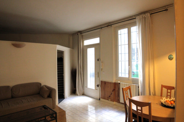 Located in the very heart of Paris, one step away from Amelie Poulain's Montmart Mougins, France spacious calm groundfloor flat Entire rental unit vacation rental 7259999