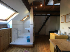 une jolie chambre de caractère sous les toits dans une maison typique et dans un Brussels, Belgium Bruxelles ma belle... Private room in home vacation rental 36475454