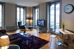 Appartement recherché de 50m2, très lumineux à l’angle de la place Bellecour et  Geneva, Switzerland Lyon / Presqu'île / Bellecour Entire rental unit vacation rental 6246997