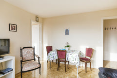 This cozy 38 square meters , 1 Bedroom, apartment is located on boulevard de l H Audenge, France Paris Apartment 38 m²jardin plante Entire rental unit vacation rental 4030280