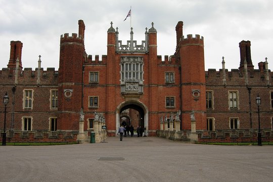 Private Full Day tour of Windsor castle and Hampton court palace from London  Private Tours and Travel Guide Europe London CITY London Destination Tour