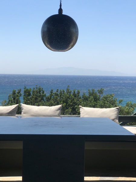 Kick back and relax in this calm, stylish space.<br />Το σπίτι βρίσκεται στα Γλυ  Casa Selana Paros Entire bungalow vacation rental 638052434624636999