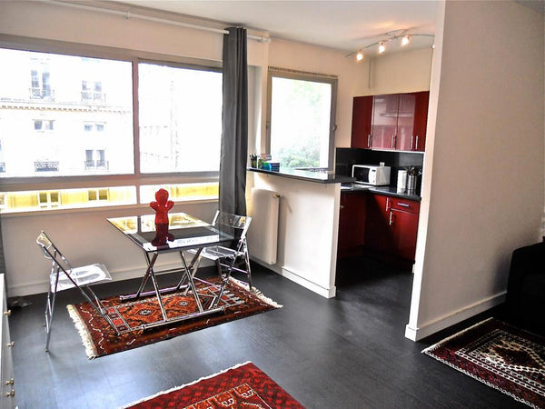In front of Monceau Park, in a beautiful Parisian neighborhood, a beautiful quie  Loft du Parc Monceau - (Mobility lease) Entire rental unit vacation rental 5853836