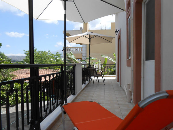 Located in Galatas (a suburb of Chania within 6km from Venetian Harbor).<br />Th Chania, Greece Banana Leaves Flat Entire rental unit vacation rental 26080251