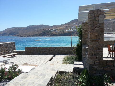 HOUSE WITH 4 BEDROOMS ( UP TO 8 GUESTS):<br />Sea Side Houses are located at the Greece SEAVIEW BEACH HOUSE - 4 BEDROOMS Cycladic home vacation rental 7213774