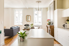 Explorez la ville depuis ce grand appartement situé dans un immeuble sécurisé av Lyon, France Grand appartement haussmannien au centre de Lyon Entire rental unit vacation rental 23195147