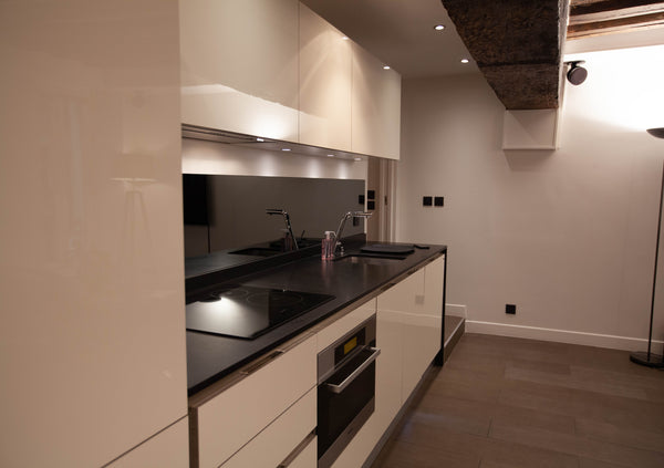 Enjoy an architect designed apartment with its typical Marais beams.<br /><br /> Paris, France Appartement design au cœur du Marais Entire rental unit vacation rental 16531667