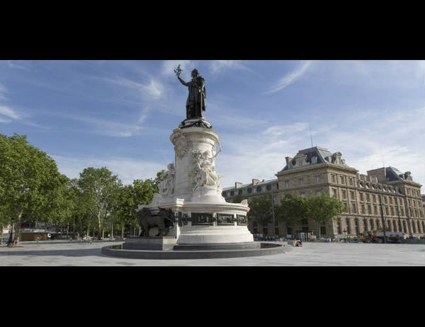 Hi, My place will be available at cheap price because building facade is under r Paris, France Welcome to Paris ! Individual Studio central area. Entire rental unit vacation rental 3810613