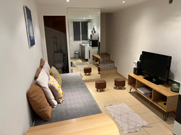 Bienvenue chez moi,<br />J'ai le plaisir de vous accueillir dans mon charmant ap Paris, France Charmant 2 pièces en plein cœur de Paris avec Wifi Entire rental unit vacation rental 11329736