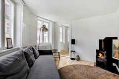 Eksklusiv og lækker lejlighed i hjertet af København City. Boligen ligger på 2.   Velbeliggende lejlighed med 2 soveværelser Entire condo vacation rental 672936749171295231
