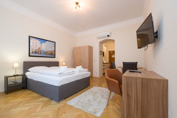 Entspanne dich mit der ganzen Familie in dieser friedlichen Unterkunft. Vienna, Austria Schönbrunn Apt Top 10 Entire rental unit vacation rental 572910854221805796