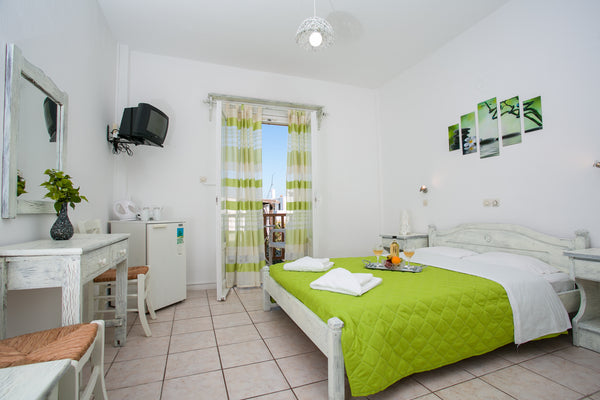 Located in the picturesque old town of Naousa,Hotel Stella offers accommodation  Naousa, Greece HOTEL IN THE CENTER OF THE TOWN Room in hotel vacation rental 9348238