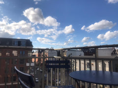Særlig atmosfære, smuk himmel, bløde trægulve, varme vægge, 2 altaner, sol fra 1 Copenhagen, Denmark Høj Energi midt på fine Nørrebro, 4. Sal,2 altaner Entire condo vacation rental 44152621
