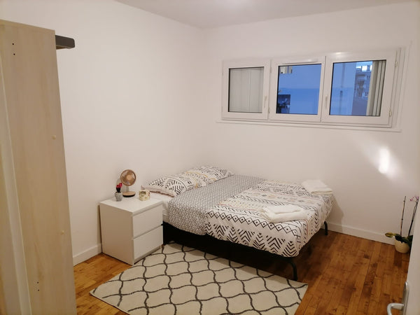 Grâce à son emplacement central, vous et votre famille serez à proximité de tout  belle chambre privée dans un appartement Private room in rental unit vacation rental 658780964933855376