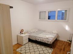 Grâce à son emplacement central, vous et votre famille serez à proximité de tout  belle chambre privée dans un appartement Private room in rental unit vacation rental 658780964933855376