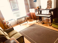 Good location to anywhere of the heart of Brussels. Bus stop is just at the corn  Entire private flat -10 min walk to Grand-Palace Entire serviced apartment vacation rental 682684566199544187