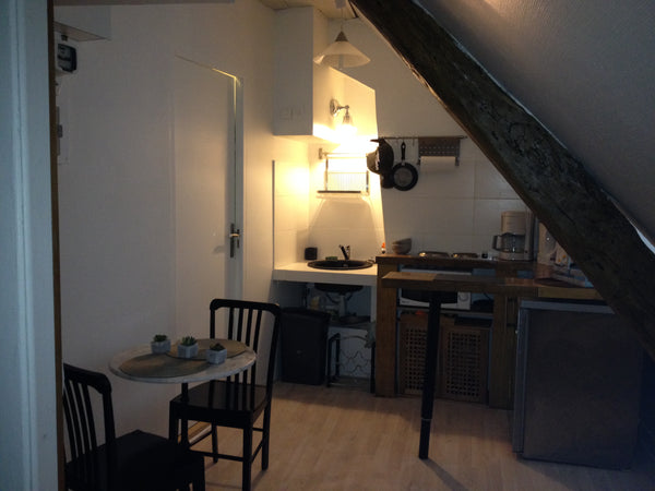 A typical Parisian studio, newly renovated, situated at the top floor (with elev Paris, France Charming studio in the heart of Paris... Entire rental unit vacation rental 3261736