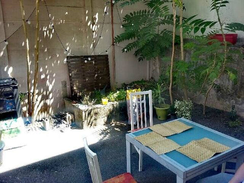 Appartement t2 sur cour assurant la tranquillité. Le logement est situe a 10 min Villeurbanne, France Appartement T2 avec terrasse Entire rental unit vacation rental 761415928080443583