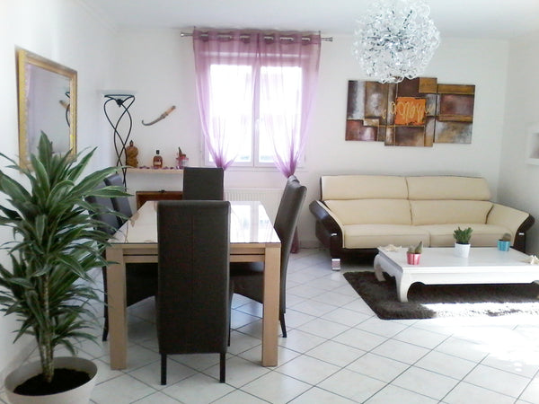 Grand appartement au calme 85m2 dans résidence de standing sécurisée terrasse, g Villeurbanne, France Résidence Les Jardins d'Orphée Entire rental unit vacation rental 9206320