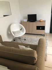 Hello ! Profitez d'un logement élégant et central à 10mn en tram de la place de   Studio entier meublé 10mn place de la Victoire Tiny home vacation rental 654010607513988248