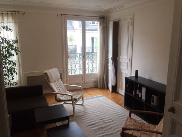 Mon logement est proche de Rotonde de la Villette, Pigalle, Gare du Nord, Gare d Paris, France Chambre lumineuse dans Appartement Haussmanien Private room in rental unit vacation rental 13584271