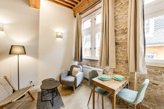 A stone's throw from the cobbled streets of La Monnaie and Mercière, close to al  Cozy studio refurbished in 2022 in the heart of Entire rental unit vacation rental 579316323691050068