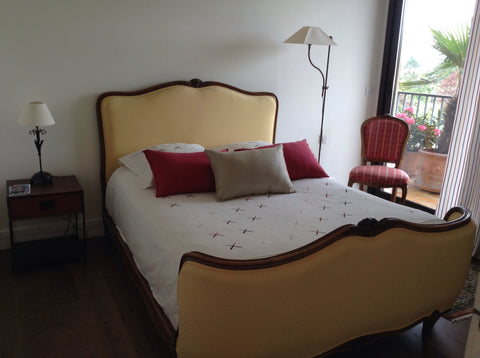 <b>The space</b><br />Je vous accueille dans mon appartement à Bordeaux situé da Bordeaux, France Jolie chambre sur balcon, petit déjeuner inclus Private room in rental unit vacation rental 7111349