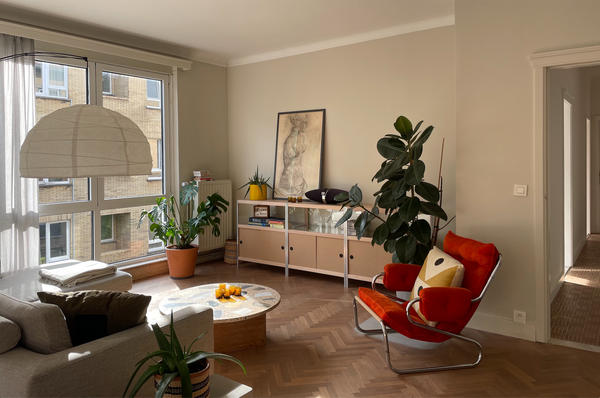 Welcome to my cosy apartment in Antwerpen :) <br /><br />Located in a vibrant ar Antwerp, Belgium Bright 2bed apartment - walking distance to cntr Entire rental unit vacation rental 52916681