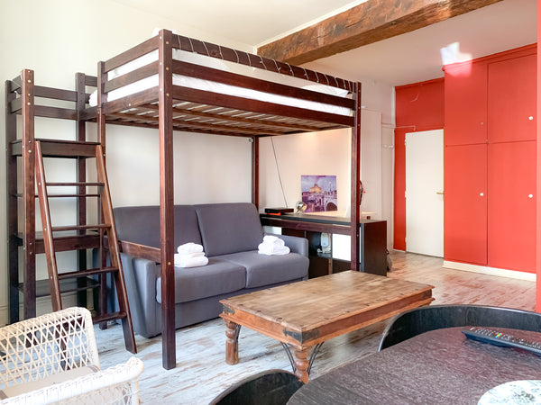 A welcoming nest, steps from historical & trendy Marais, and a dive in one of th Paris, France Studio in Bastille Paris 11 Rue de Lappe Entire rental unit vacation rental 3525417