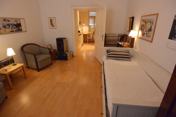 Nice and cozy Appartement near Westbahnhof, perfect for city visits or couples.  Vienna, Austria Small & comfortable Appartement near Westbahnhof Entire rental unit vacation rental 20854119