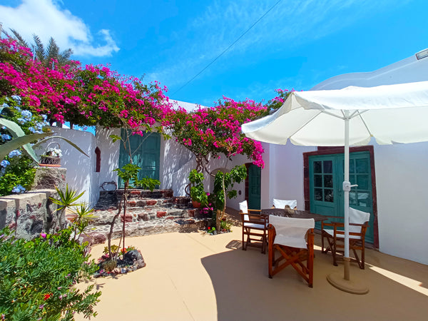 Alitana is a traditional old style cave-type house renovated in a modern home, p Thera, Greece Bonora country houses - Alitana Cycladic home vacation rental 7604627