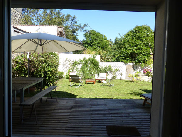 Belle échoppe bordelaise, avec jardin privatif, située non loin du centre ville  Bordeaux, France Belle échoppe bordelaise climatisée avec jardin Entire townhouse vacation rental 43954683