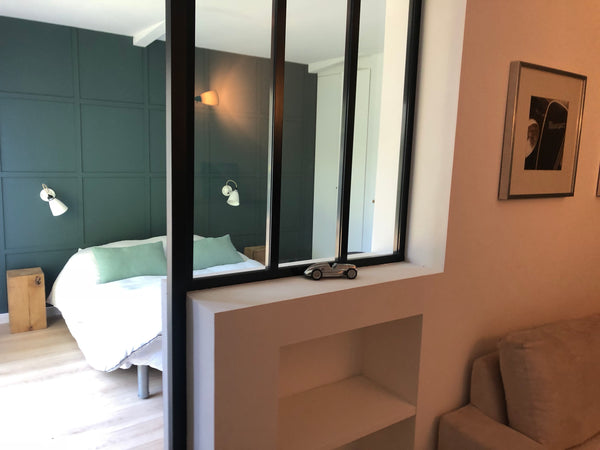 Studio indépendant au coeur d'un jardin de 500m2. Possibilité de rentrer la voit Bordeaux, France Studio Bordeaux - Vinexpo Private room in rental unit vacation rental 34302601