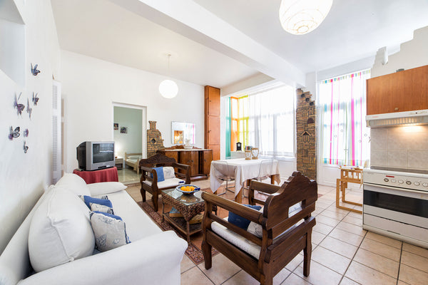 A unique guest house rent as a whole to accommodate up to 16 persons.  A 150m² s  Town House for 6-16 guests Entire home vacation rental 12037421