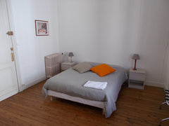 Agréable maison bordelaise  rénovée récemment . Lumineuse, la maison est idéalem Bordeaux, France Chambre privée chez l'habitant Private room in home vacation rental 19619935