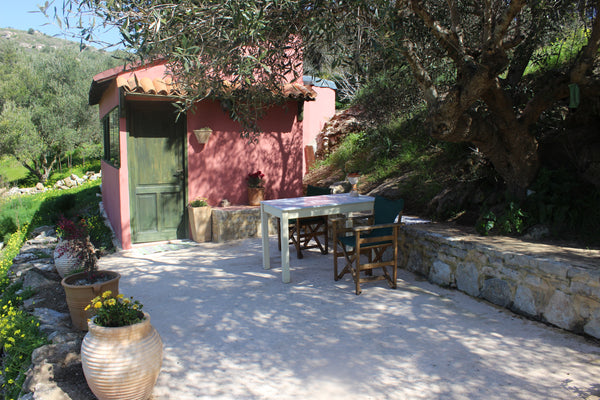 You will have a unique experience in our farm house. Ιt is located in the center Apostoli, Greece Olive tree house in organic orgonfarm. Farm stay vacation rental 43017296
