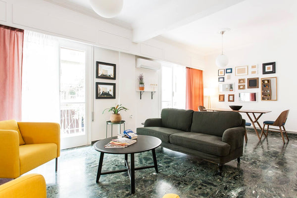 Beautiful, 110m2  apartment in an 1960's building with  high ceilings, wooden an Notios Tomeas Athinon, Greece 110m2 Central Bright apartment in Athens Entire rental unit vacation rental 26499496